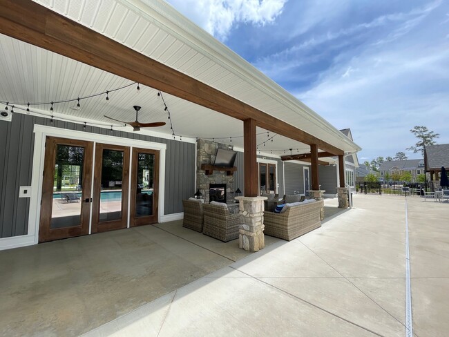 Building Photo - Wren | 3 Bed 2.5 Bath | Garage | 1729 sf