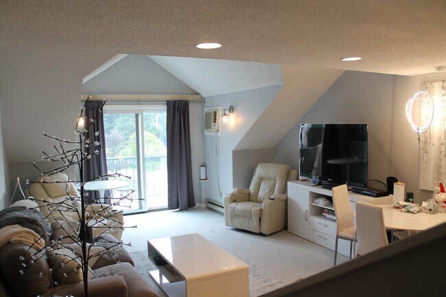 Building Photo - 48 Cooper Memorial Dr