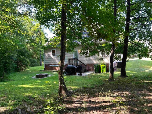 Building Photo - 105 High Bluff Ln