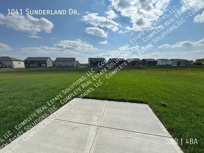 Building Photo - 1041 Sunderland Dr