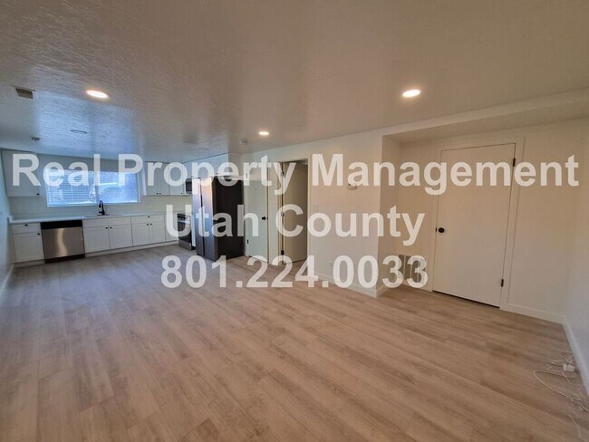 Building Photo - 1146 W 100 N