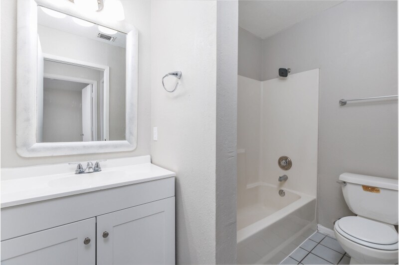 Building Photo - 927 W Formosa Blvd
