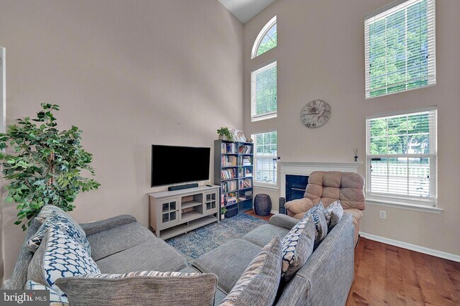 Building Photo - 307 Bollen Ct