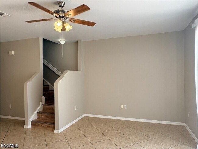 Building Photo - 3643 Pine Oak Cir
