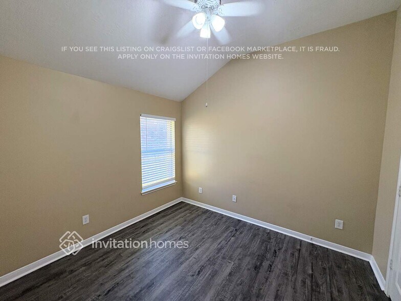 Building Photo - 18802 Cluster Oaks Dr