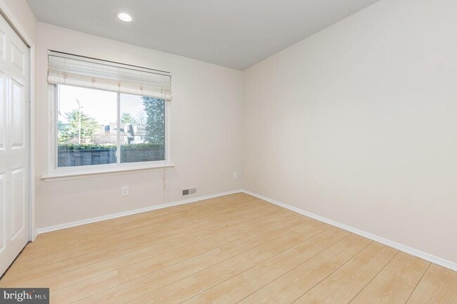 Building Photo - 1825 The Woods II