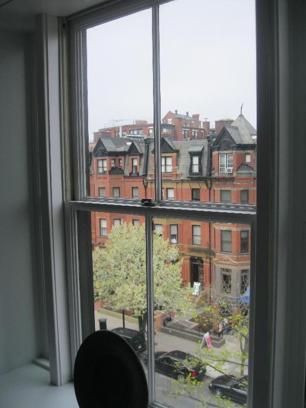 Building Photo - 252 Newbury St