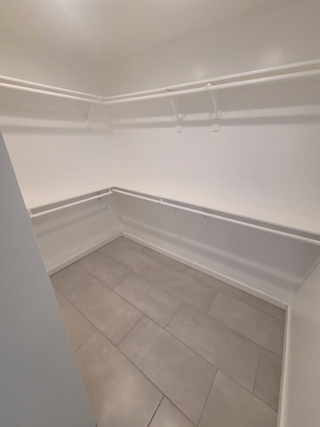 Building Photo - Gorgeous 3/2 in the foothills for rent!