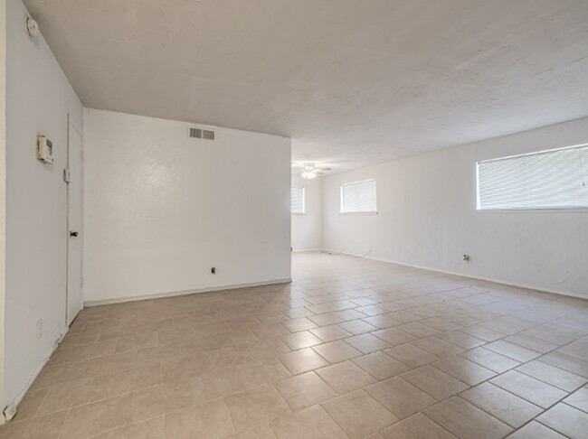 Building Photo - Updated in NE OKC for rent! Minutes to Bro...