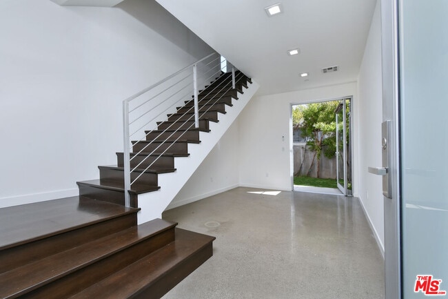 Building Photo - 11610 Ohio Ave