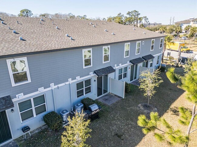 Building Photo - 425 Legacy Lp