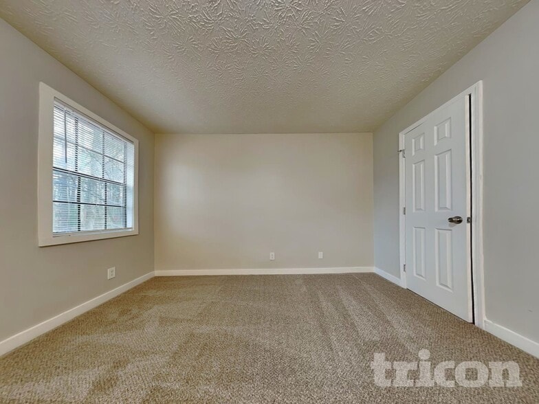 Building Photo - 285 Fireside Way