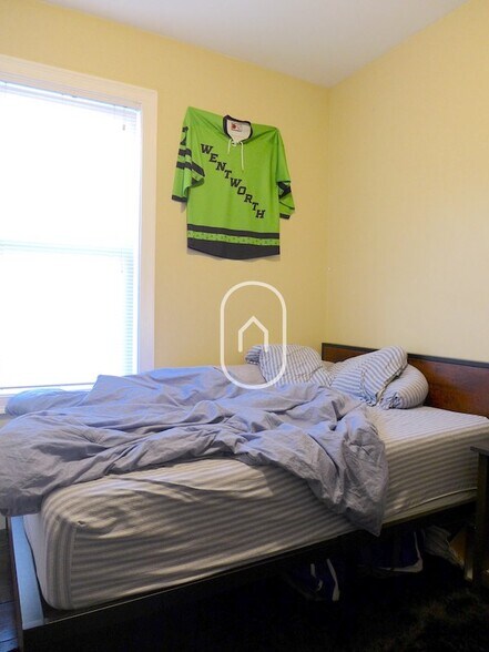 Building Photo - 12 Worthington St