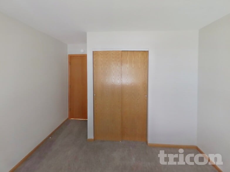 Building Photo - 1045 Brush Hill Ln