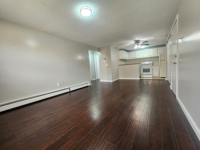 Building Photo - 134 Tyngsboro Rd