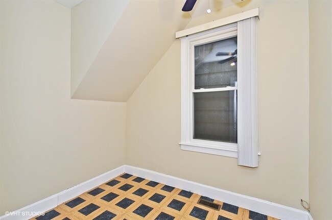 Building Photo - 2453 N Campbell Ave