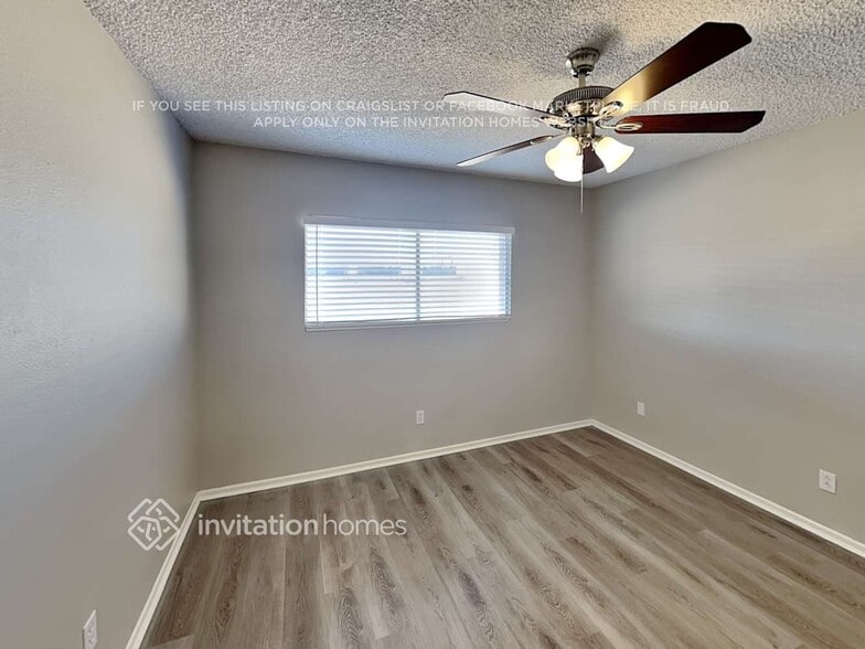 Building Photo - 5720 N 48th Ln