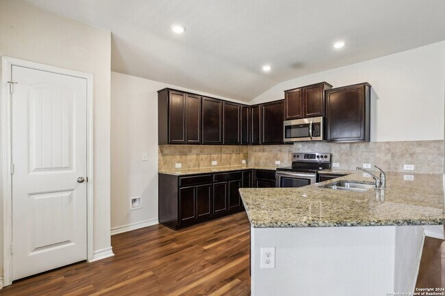 Building Photo - 6906 Quantum Lp