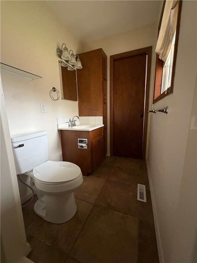 Building Photo - 9108 Bluff Dr