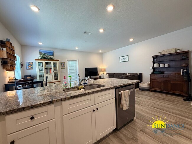 Building Photo - Beautiful 3BR Townhome with Smart Home Features Near Eglin & Hurlburt Field!