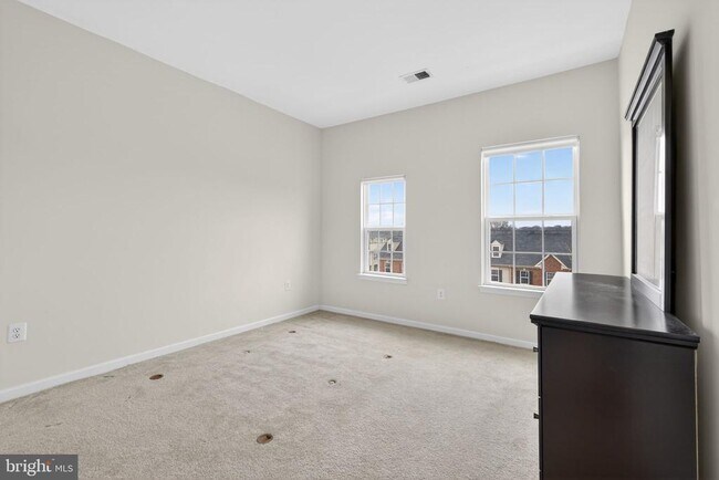 Building Photo - 8129 Greenbelt Station Pkwy