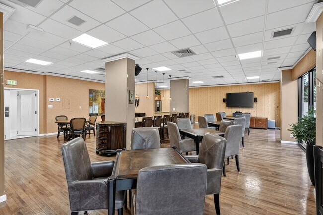 Building Photo - 3400 N Ocean Dr