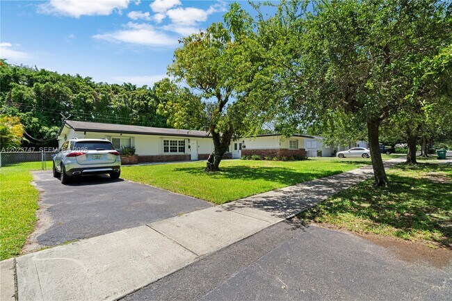 Building Photo - 11515 SW 81st Rd