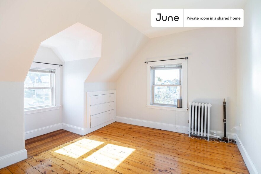 Building Photo - Room in Shared 7 bed/2 bath home