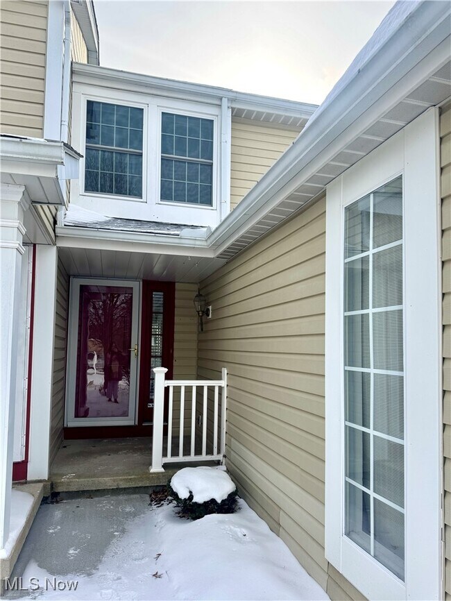 Building Photo - 1085 Sunhaven Dr