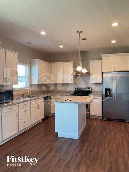 Building Photo - 5602 Tarboro Pl