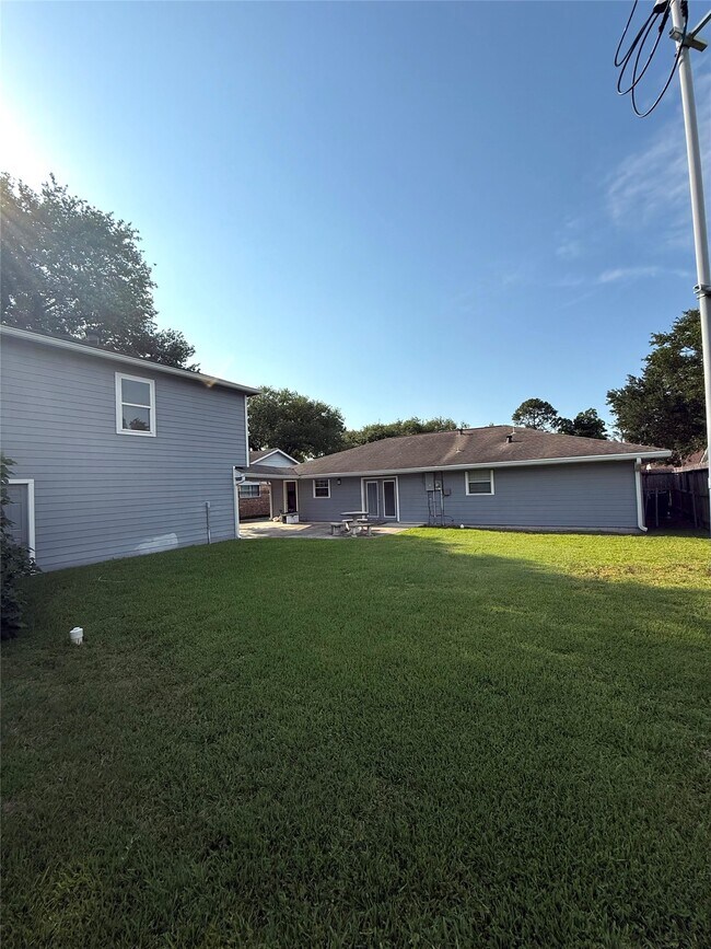 Building Photo - 5811 McKnight St