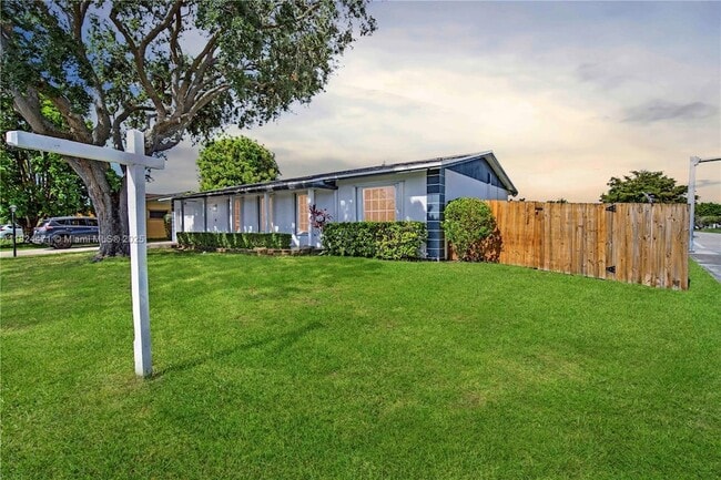 Primary Photo - 10591 SW 122nd Ct