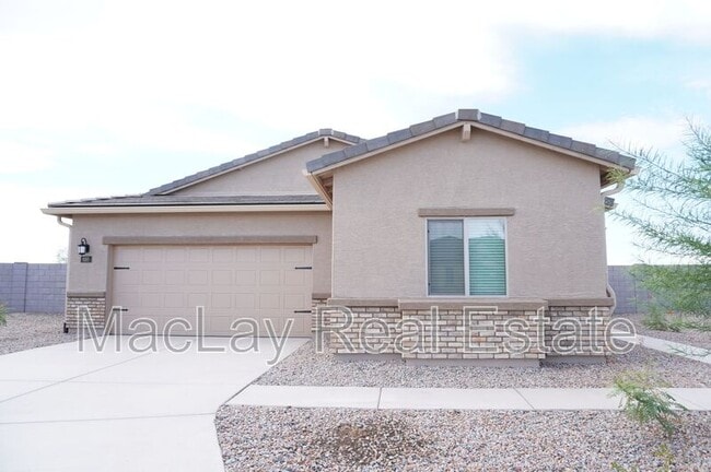 Primary Photo - 680 N Crowned Dove Trail