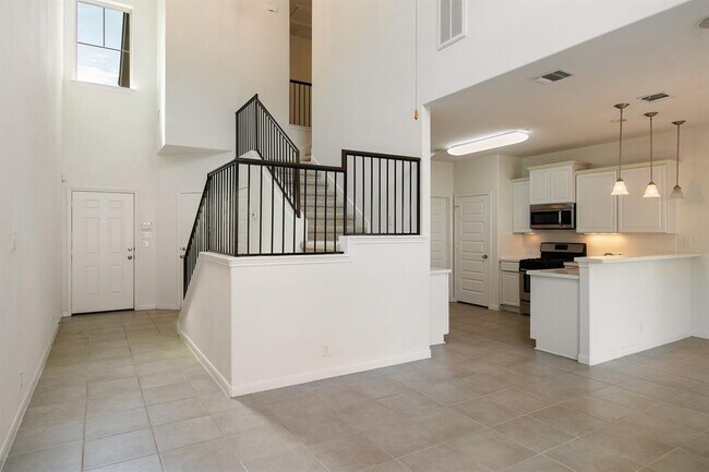 Building Photo - 1620 Bryant Dr