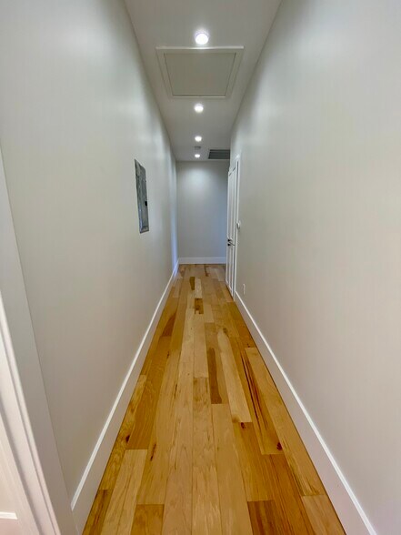 Building Photo - 3705 Arlington Ave