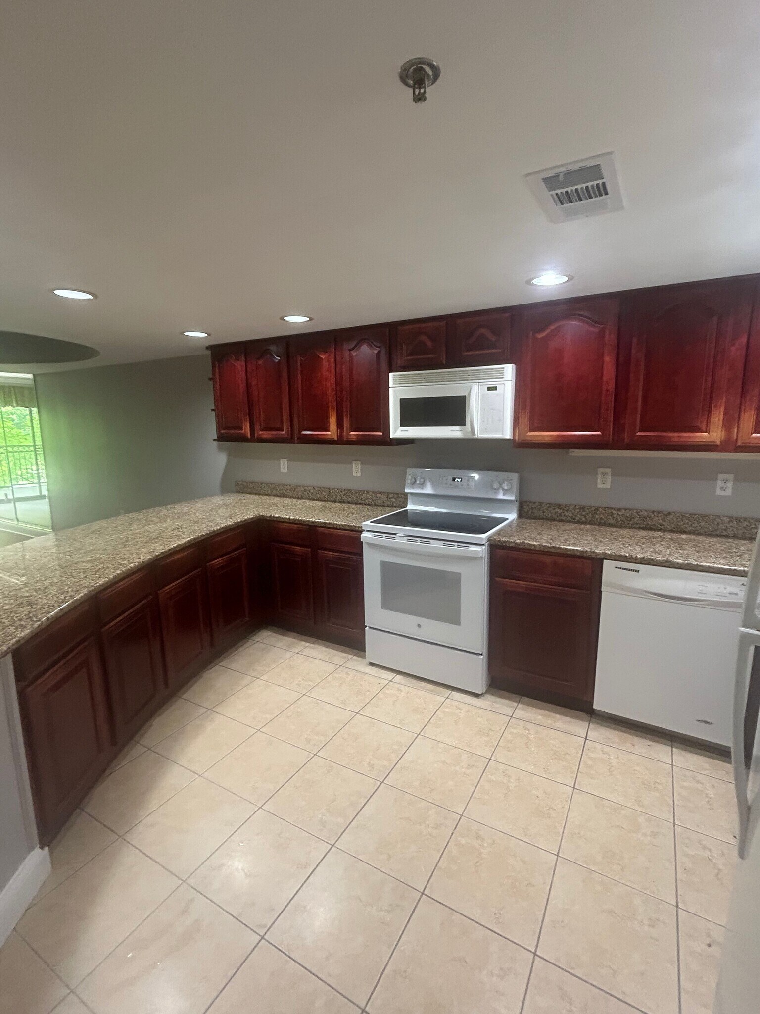 Kitchen - 210 Roaring Fork Ext