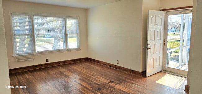 Building Photo - 1044 Mc Clendon St