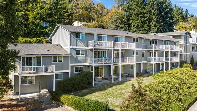 Building Photo - Juanita Bayshore Apartments