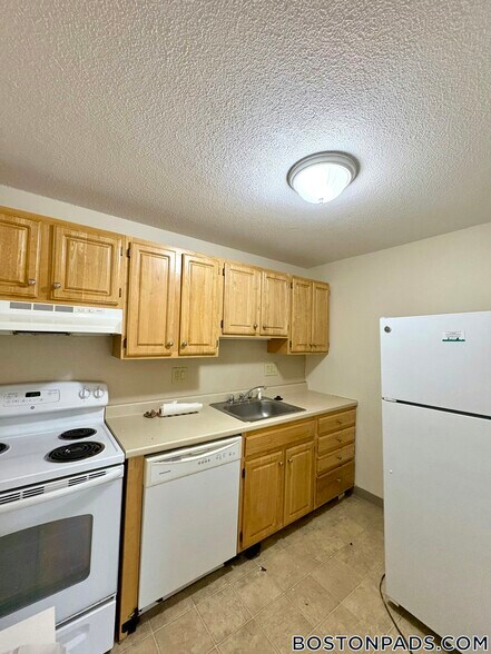 Building Photo - 122 Dustin St