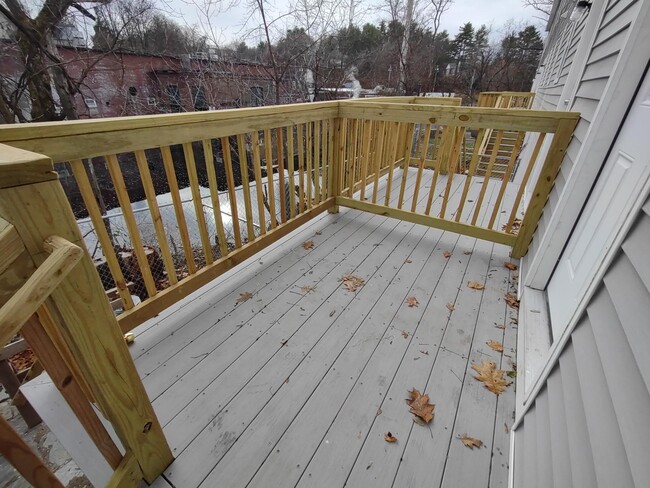 Building Photo - 16 Factory St