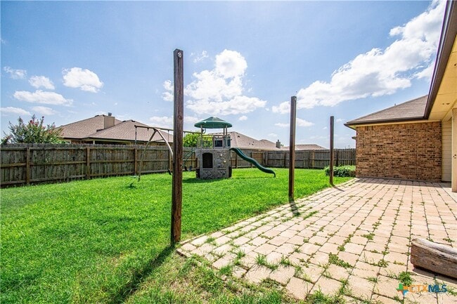 Building Photo - 2604 Hector Dr