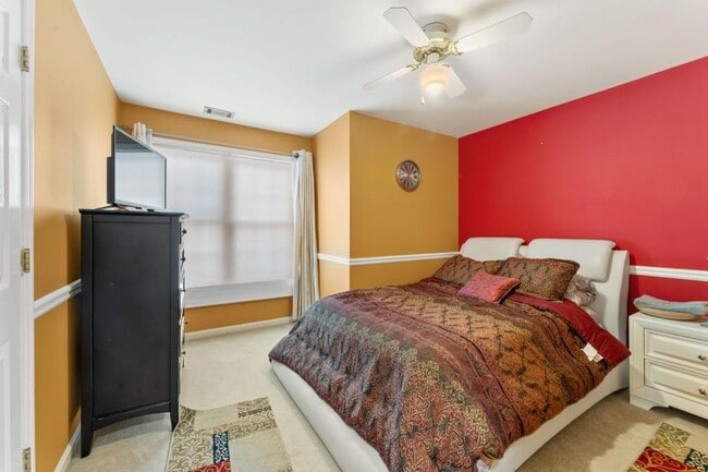 Building Photo - 4101 Lakeland Hills Dr