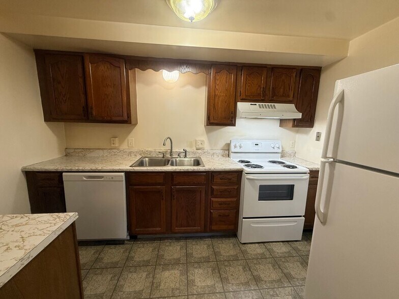 Building Photo - 537 Brandt Ave