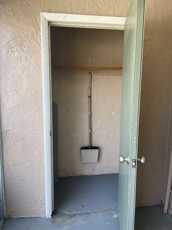 Building Photo - 7210 N Manhattan Ave