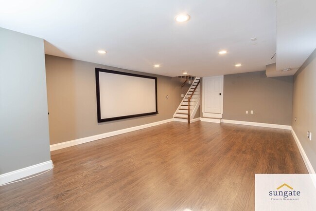 Building Photo - 3206 Hudson St