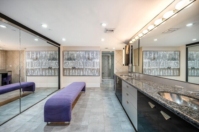 Building Photo - 3115 S Ocean Blvd