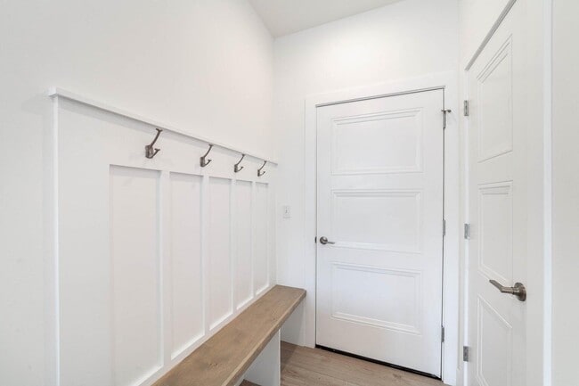 Building Photo - 808 Napa Dr