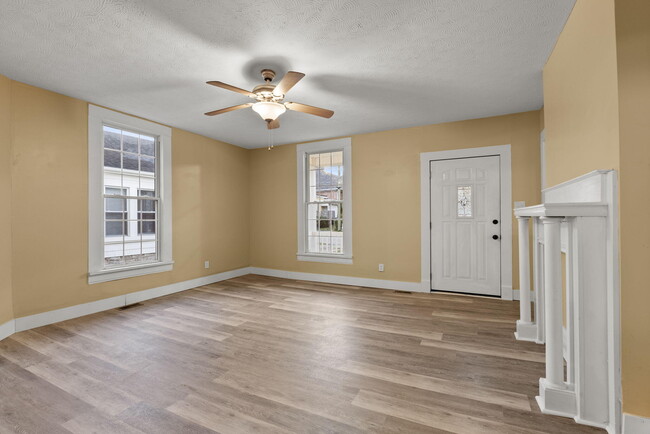 Building Photo - 216 N 2nd St