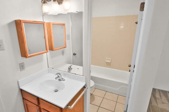 Building Photo - 12210 Apricot Dr