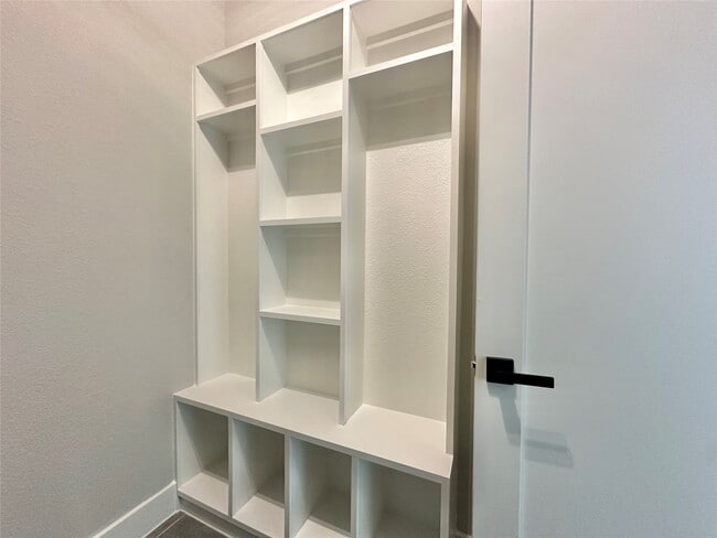 Building Photo - 2444 Carmel St